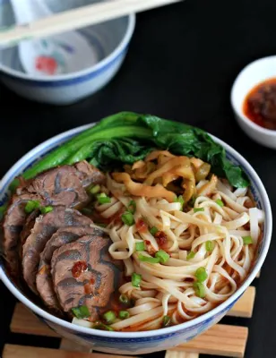  Niu Rou Mian: Uma Sinfonia de Carne e Caldo Espesso para Aquecer o Almas!